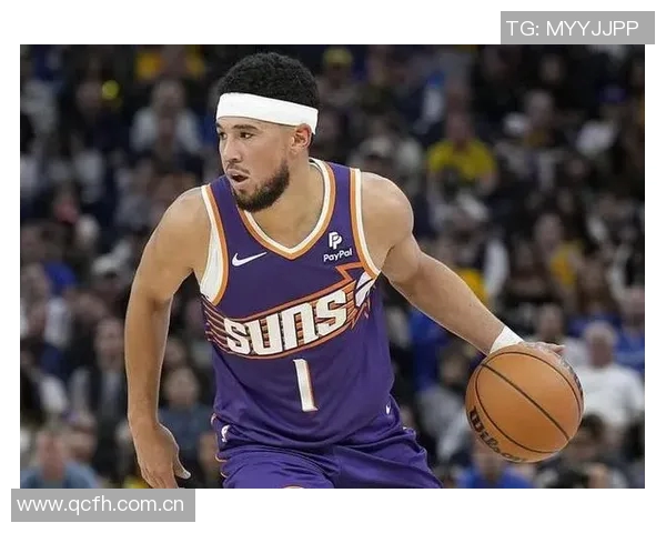 布克全能表现助力球队胜利12投仅4中却贡献18分5篮板5助攻正负值高达14 布克全能表现助力球队胜利12投仅4中却贡献18分5篮板5助攻正负值高达14