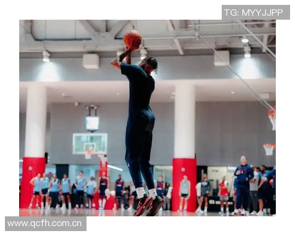 快船全员积极备战明日季前赛首战广州训练照曝光 快船全员积极备战明日季前赛首战广州训练照曝光