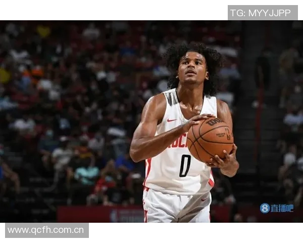 费尔斯半场表现出色8中5三分2中1贡献12分并送出3次助攻 费尔斯半场表现出色8中5三分2中1贡献12分并送出3次助攻