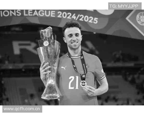 约克雷斯荣膺欧国联最佳射手奖杯以9球领跑射手榜展现卓越实力 约克雷斯荣膺欧国联最佳射手奖杯以9球领跑射手榜展现卓越实力