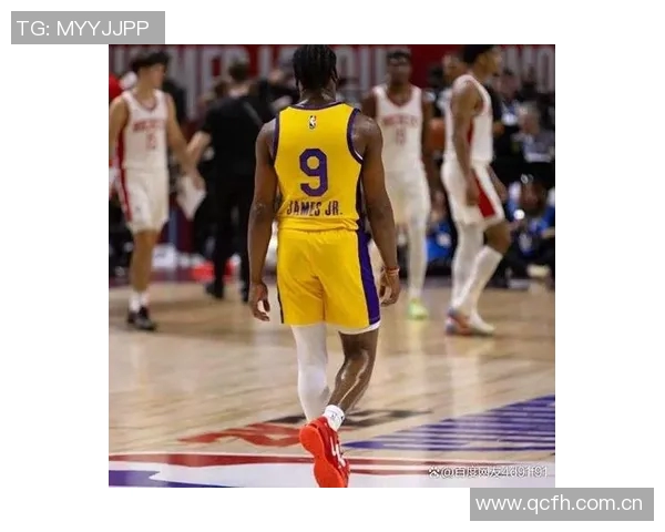 弗拉格强调下半场与加时表现:冲击内线对抗开拓者缺乏封盖能力 弗拉格强调下半场与加时表现:冲击内线对抗开拓者缺乏封盖能力