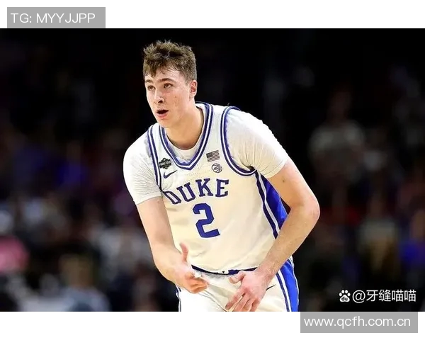 弗拉格强调球队进攻潜力巨大提出后卫线掩护打错位策略