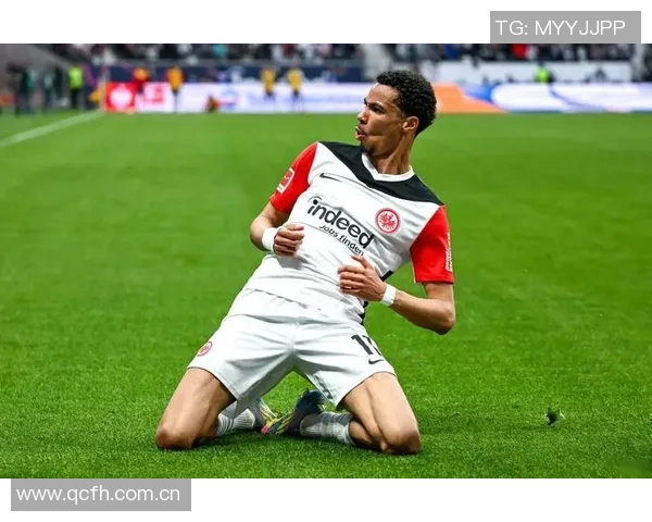 德天空报道法兰克福高层未考虑解雇托普默勒将失利责任归于球员表现