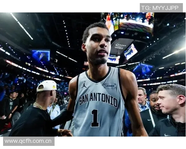 张佳玮分析马刺胜雷霆背后真相文班并非唯一制胜关键因素