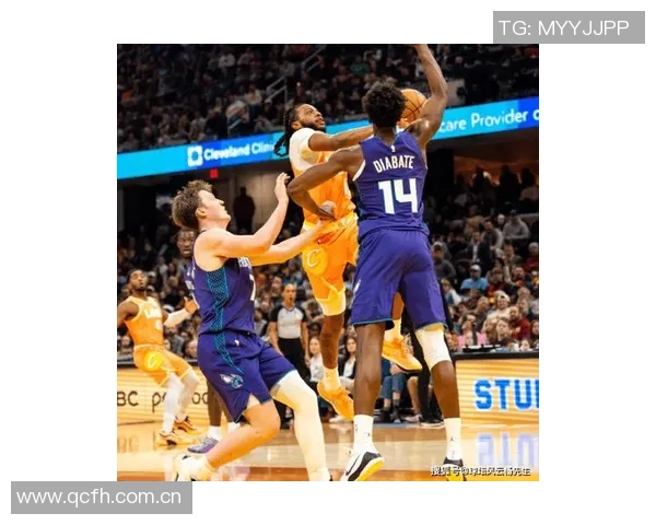 米切尔盛赞加兰复出提升球队进攻效率期待更流畅的配合与表现 米切尔盛赞加兰复出提升球队进攻效率期待更流畅的配合与表现