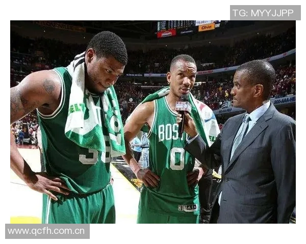 管子煜在对阵马刺的比赛中展现出突破勇气展现出优秀比赛气质